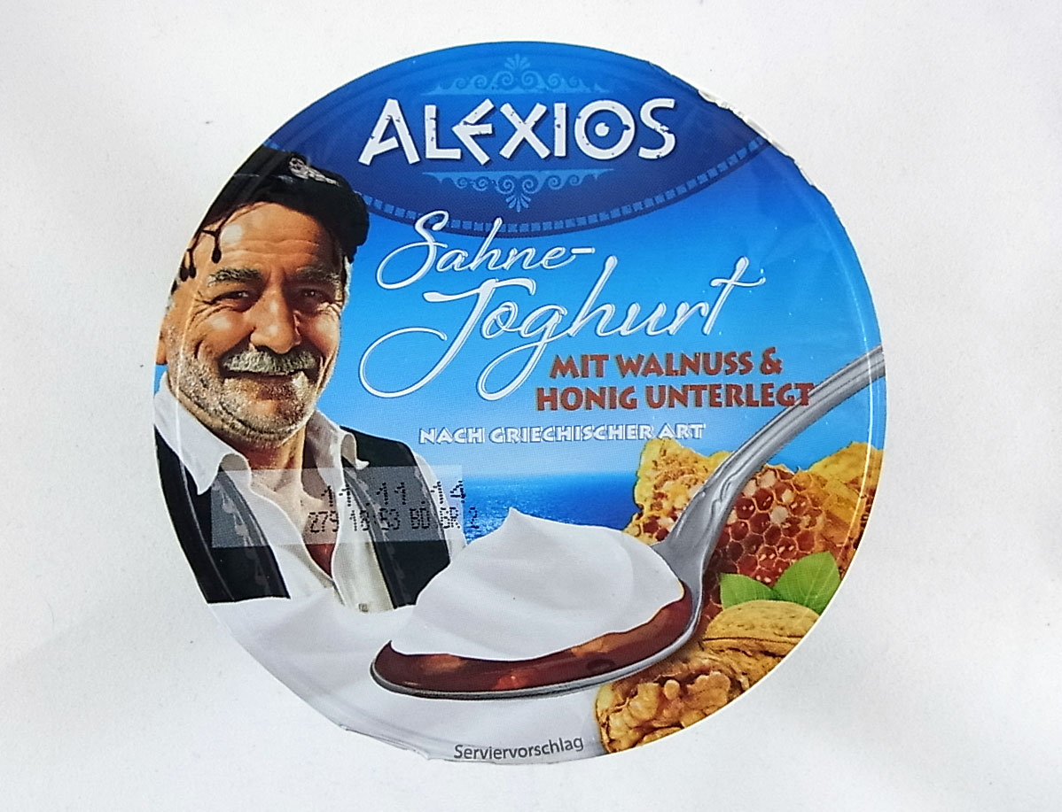Alexios Sahne-Joghurt mit Walnuss &amp; Honig unterlegt | Lebensmittelklarheit