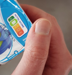 Der Nutri-Score auf einem Joghurt