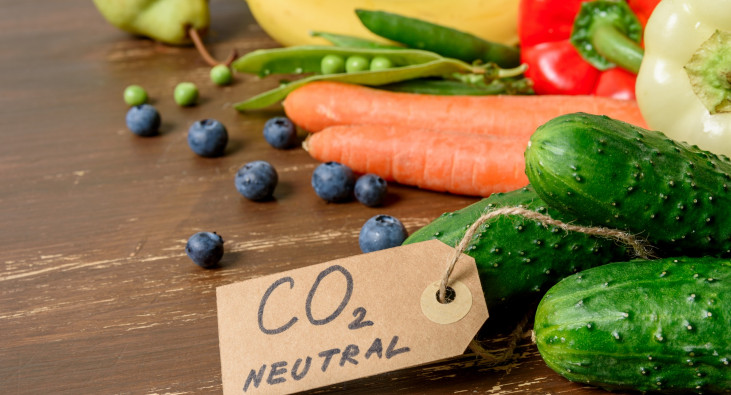 Gemüse mit Etikett CO2 neutral Gemüse mit Etikett CO2 neutral