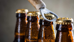 Bierflaschen öffnen