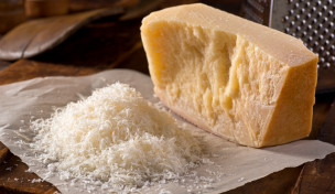 Frisch geriebener Parmigiano Reggiano