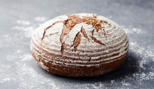 Brot-auf-grauem-hintergrund