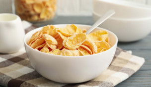 cornflakes-in-schuessel