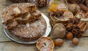 Oblatenlebkuchen auf einem Tisch