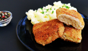 Veganes Schnitzel auf einem Teller