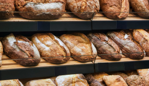 Brot im Regal Brot im Regal