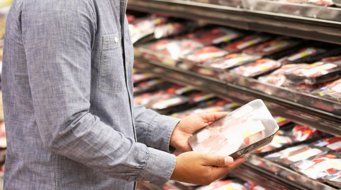 Verbraucher im Supermarkt