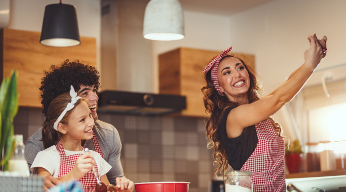 Influencerin mit ihren Kindern