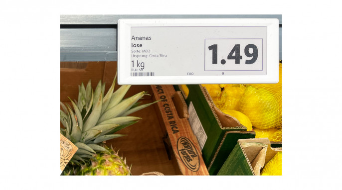 Preisschild Ananas, Lidl, Marburg. 17.04.2025