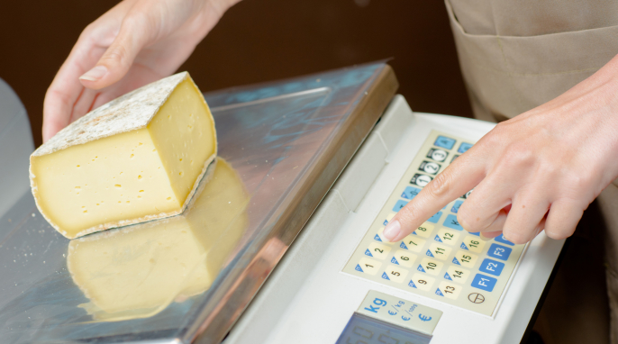 Käse auf der Waage