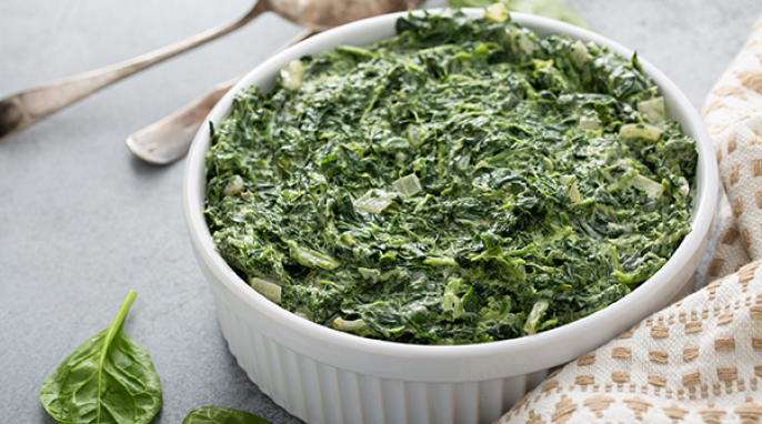 Schüssel mit Rahmspinat