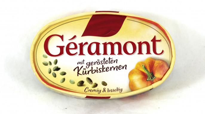 Geramont mit gerösteten Kürbiskernen, Cremig & knackig