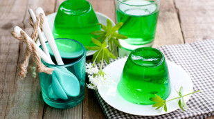 Waldmeister: Sirup, Pflanze und Pudding