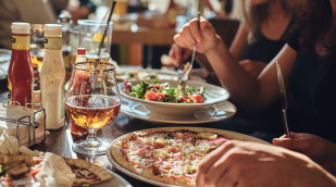 Pizza essen - hoffentlich ohne Insekten