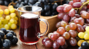 Traubensaft und Trauben