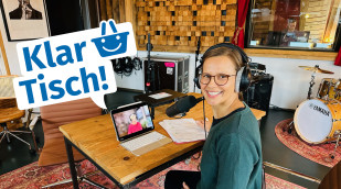 Podcastaufnahme mit Gästin in der Videokonferenz