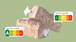 Zwei Toastbrote mit unterschiedlichem Nutriscore