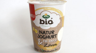 Arla Bio Naturjoghurt & ein Hauch Zitrone