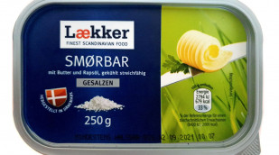 Laekker Smoerbar mit Butter und Rapsöl