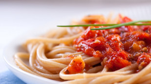 Spaghetti mit Tomatensauce