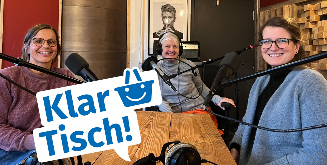 Nicole Schöppler, Stephanie Wetzel und Carolin Krieger bei der Aufnahme des Podcasts "KlarTisch" Nicole Schöppler, Stephanie Wetzel und Carolin Krieger bei der Aufnahme des Podcasts "KlarTisch"